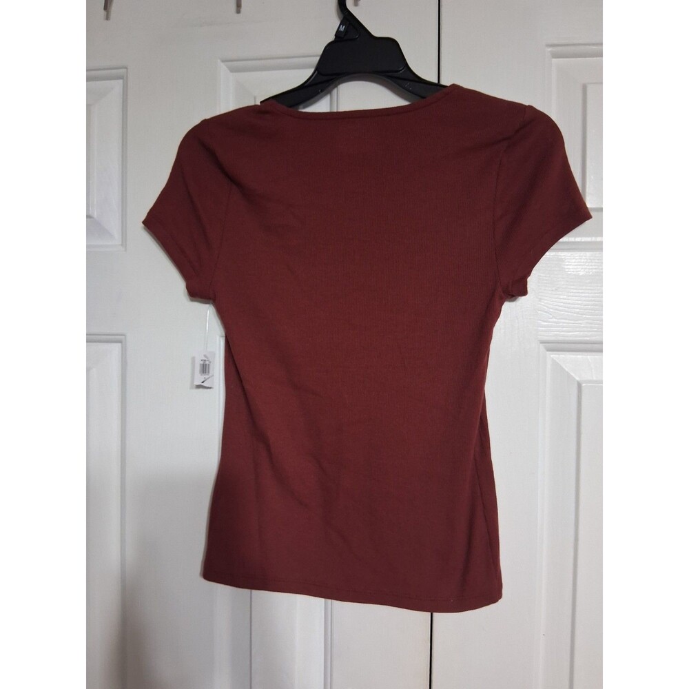NWT Women's Old Navy Fitted Ribbed Square Neck Tee Size S Maroon A7 - Picture 3 of 6
